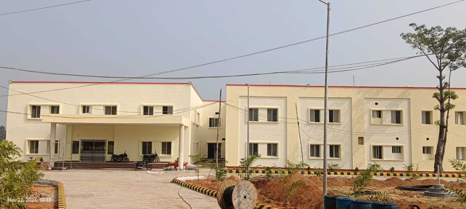 Giridih News : 23 करोड़ से बन रहे अनुमंडलीय अस्पताल में मिलेगी आधुनिक सुविधा