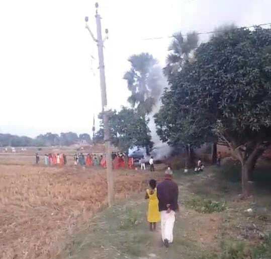 बरहरवा ::: जामपुर में धान के पल्ला में लगी आग, हजारों का नुकसान