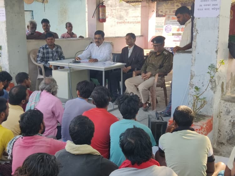 बंदियों को कानूनी की दी जानकारी