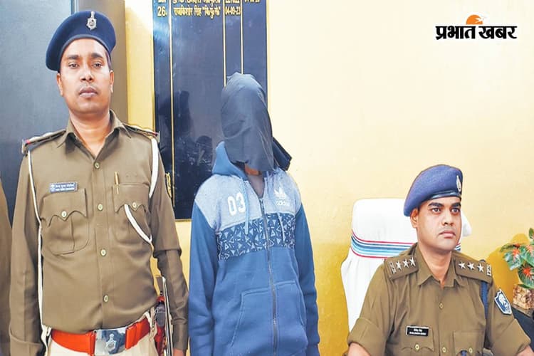 Gaya News: स्कूल में डायनामाइट से विस्फोट करने वाला नक्सली पकड़ा गया, औरंगाबाद से हुआ गिरफ्तार