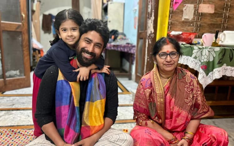 Chhath Puja 2024: अपनी मां के साथ मैं भी छठ का व्रत रखता हूं- मनमोहन तिवारी