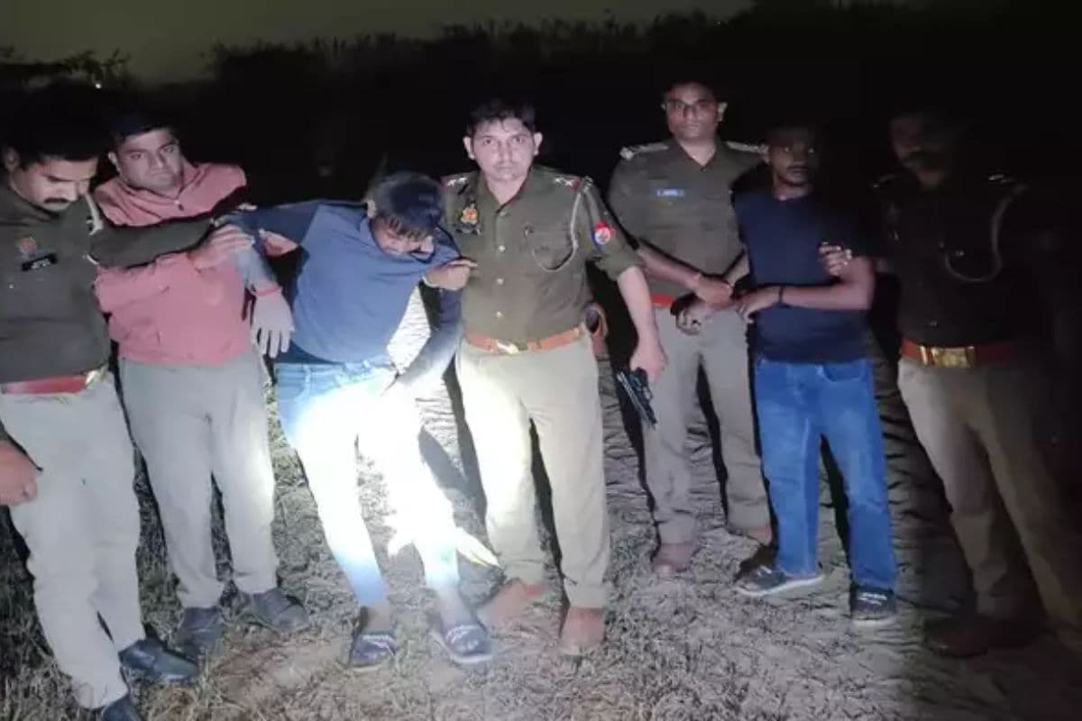 Police Encounter: नोएडा में पुलिस मुठभेड़ के बाद 3 चोर गिरफ्तार, एक घायल, चोरी की 10 बाइक बरामद