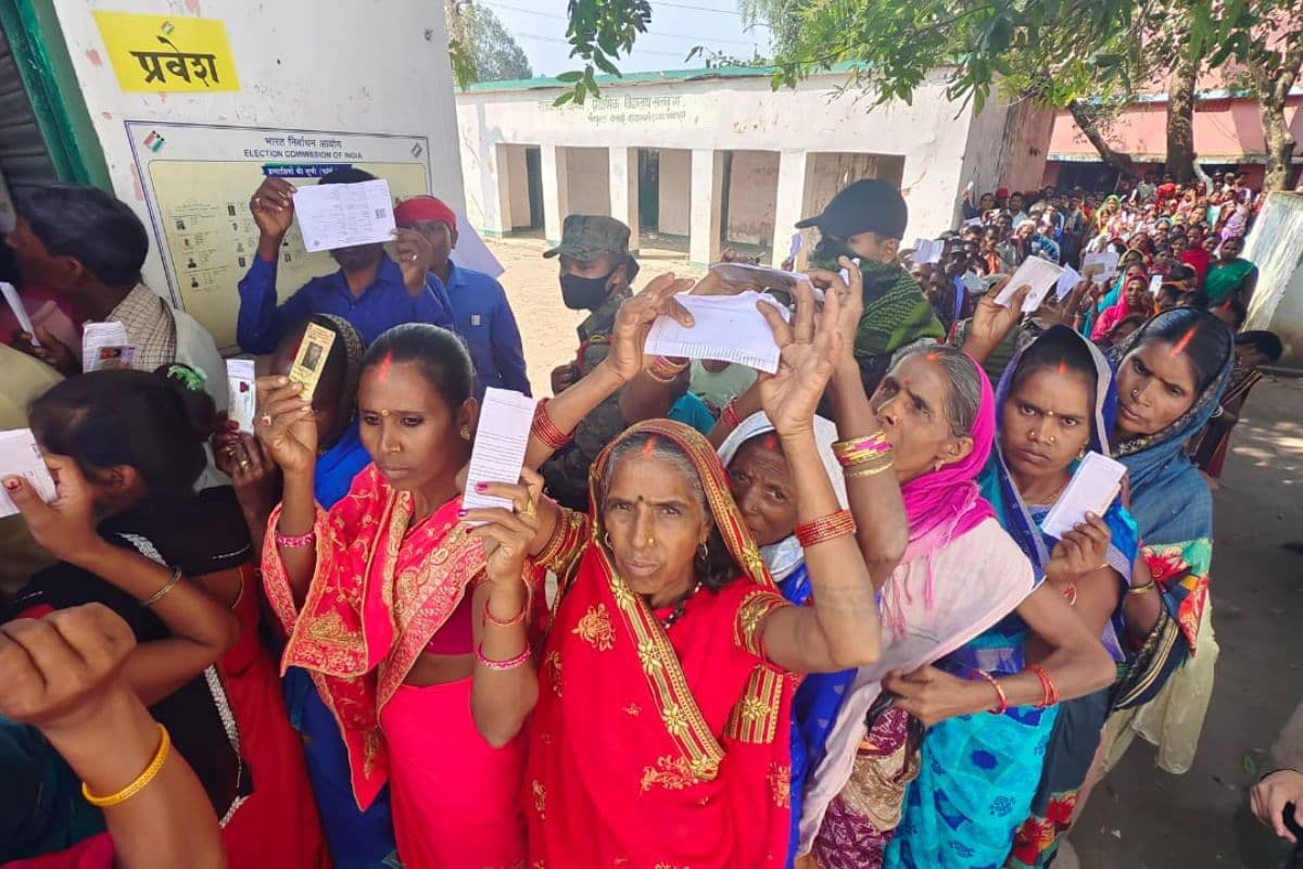 Women Voters: सरकार बनाने में महिलाये निभा रही हैं अहम भूमिका Women Voters: सरकार बनाने में महिलाये निभा रही हैं अहम भूमिका