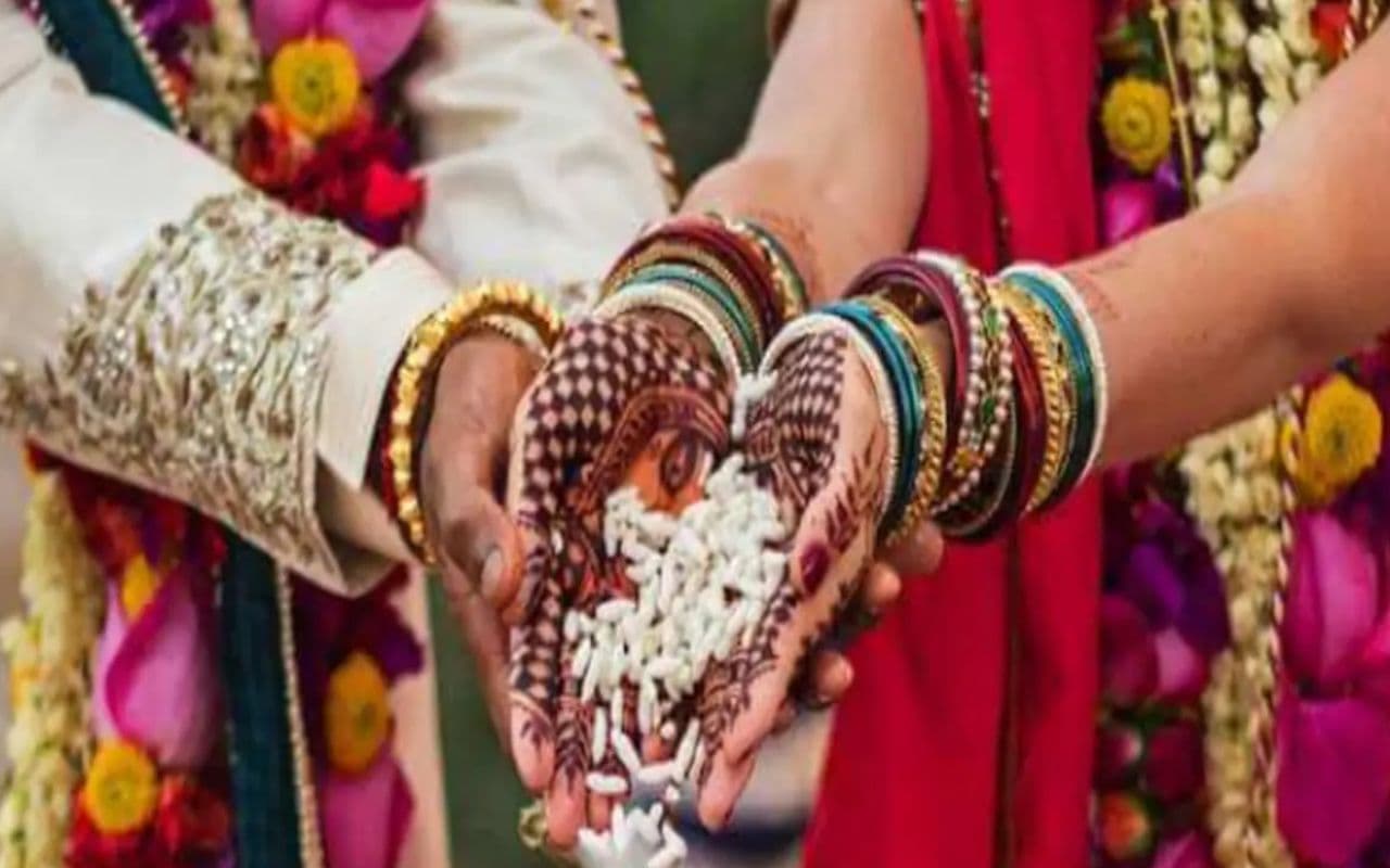 Vivah Muhurat 2024: सर्वार्थ सिद्धि योग में आज देवोत्थान एकादशी, 118 दिन बाद गूंजेगी शहनाई और होंगे मांगलिक कार्य