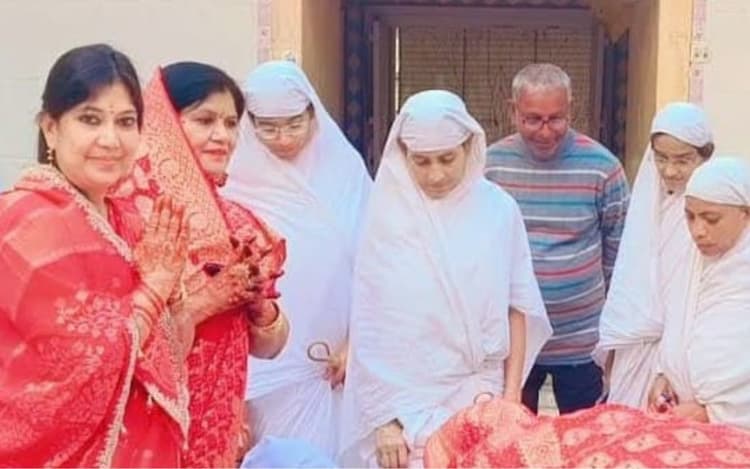 Bhagalpur News: गणिनी आर्यिका श्री सौम्यनंदिनी पहुंची दिगंबर जैन सिद्ध क्षेत्र, श्रद्धालुओं ने किया जयघोष