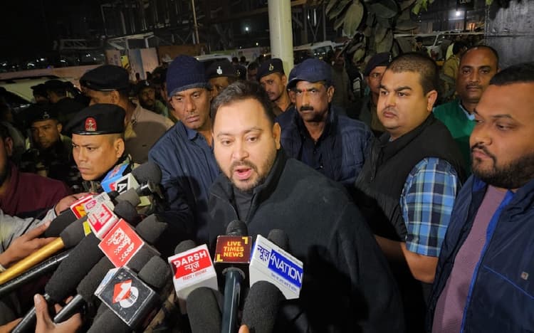 Bihar Politics: तेजस्वी यादव ने पूछा बिहार में कौन चला रहा सरकार, देखिए वीडियो क्यों किया ये सवाल