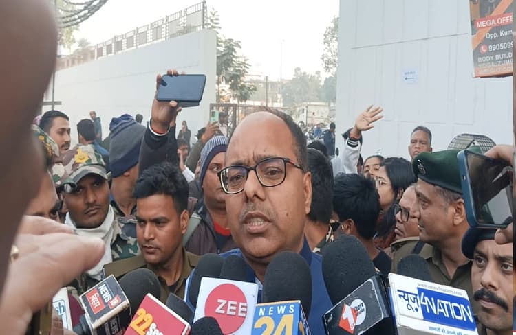 BPSC पेपर लीक: पटना डीएम ने बता दिया सब कुछ, जानें क्या है बॉक्स से जुड़ा पूरा विवाद