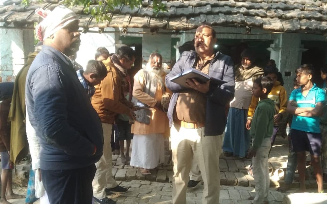 Bihar Crime: मुंगेर में श्री राम जानकी ठाकुरबाड़ी से सौ साल पुरानी अष्टधातु की 13 मूर्ति चोरी, जांच में जुटी पुलिस