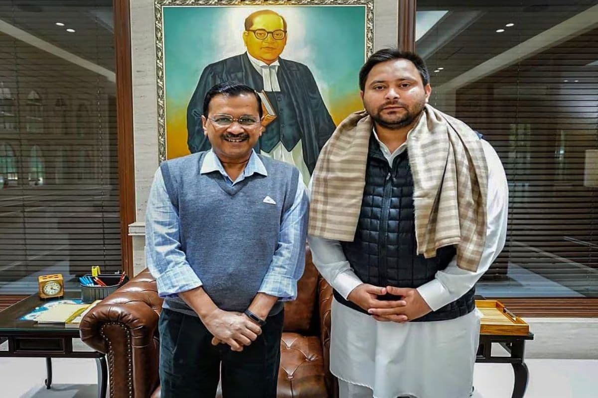 केजरीवाल की राह चले लालू के लाल, बोले- सत्ता में आए तो लोगों को ये चीजें देंगे मुफ्त केजरीवाल की राह चले लालू के लाल, बोले- सत्ता में आए तो लोगों को ये चीजें देंगे मुफ्त