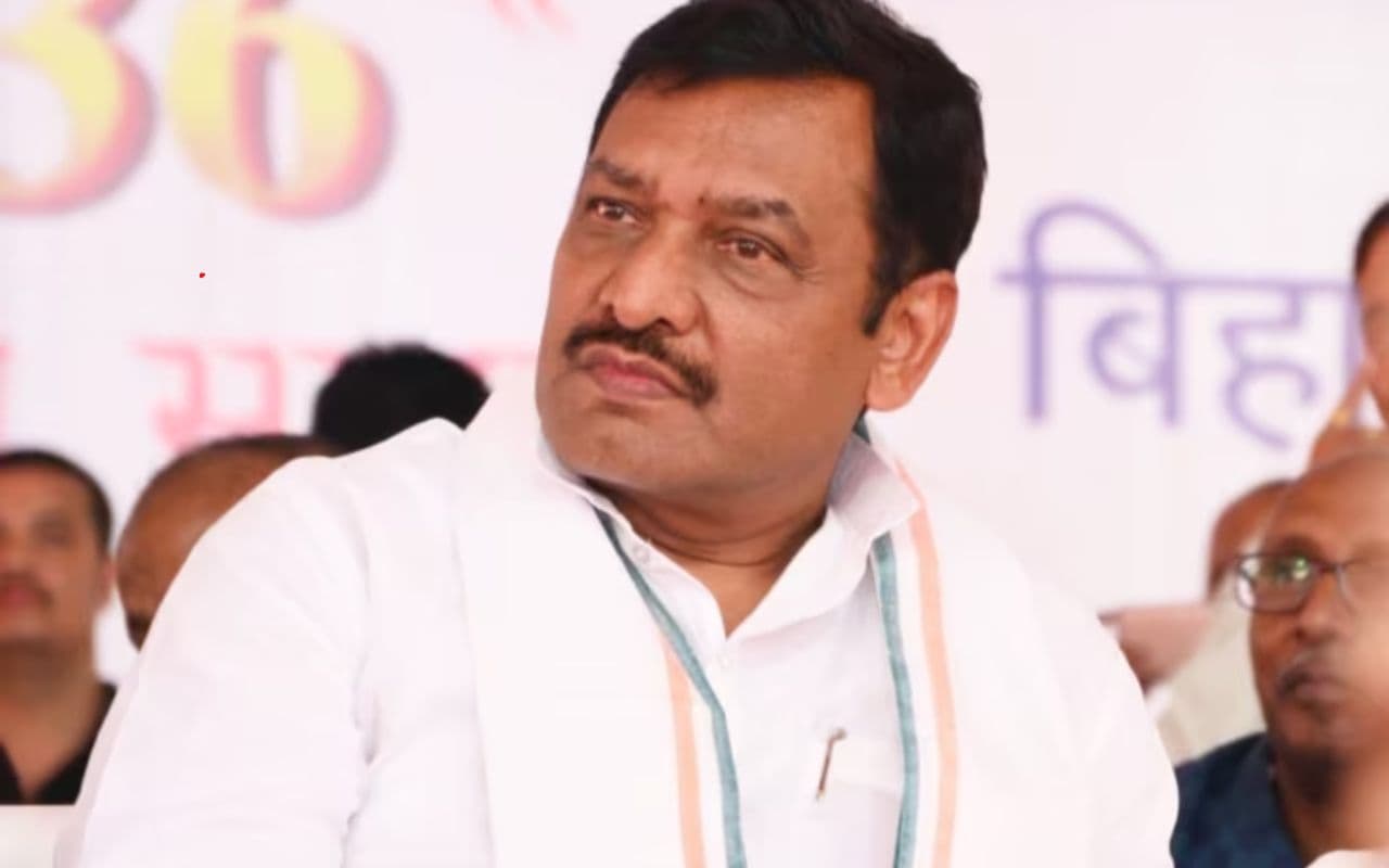 दिल्ली में बनेगा 'पूर्वांचल मंत्रालय', कांग्रेस ने चुनाव से पहले किया बड़ा वादा
