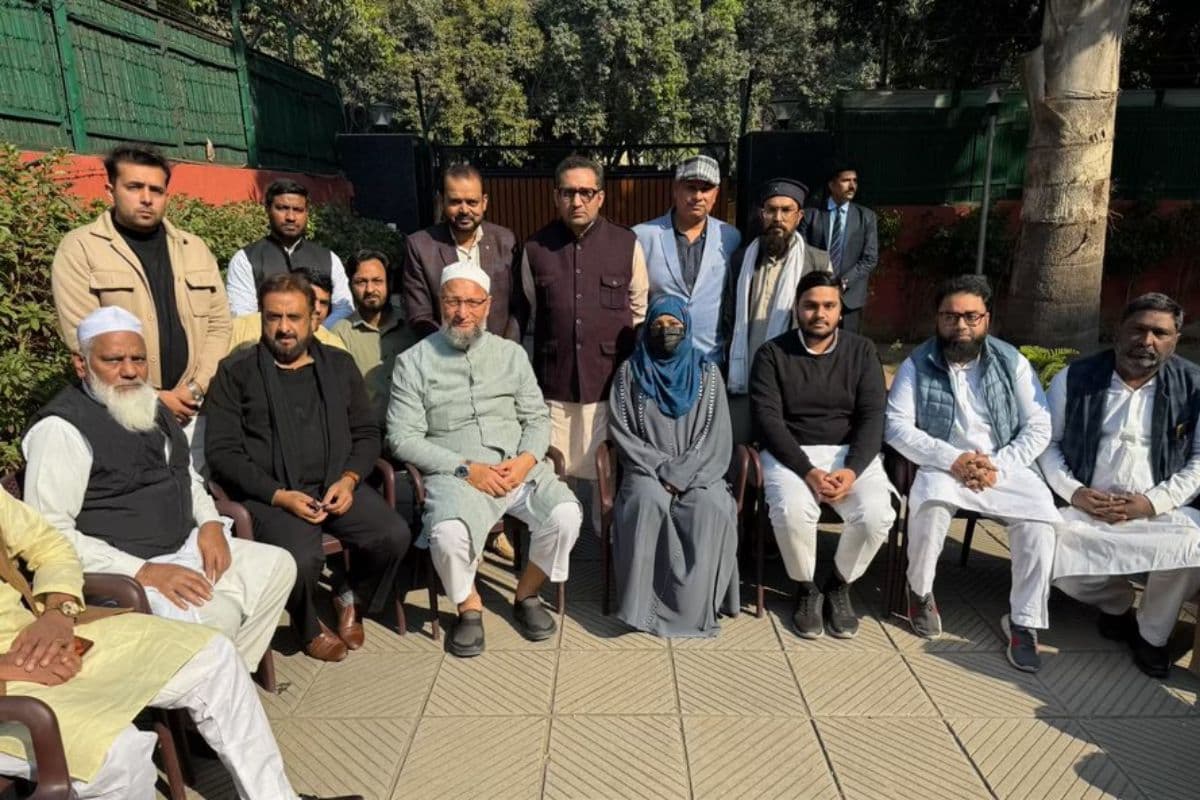 Delhi Election 2025: दिल्ली दंगों के आरोपी को ओवैसी ने मैदान में उतारा, इस सीट से लड़ेंगे चुनाव