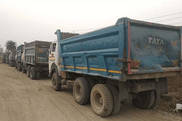 Bihar News: अवैध बालू खनन तस्करों पर प्रशासन सख्त, 9 वाहन जब्त, 11.75 लाख का जुर्माना