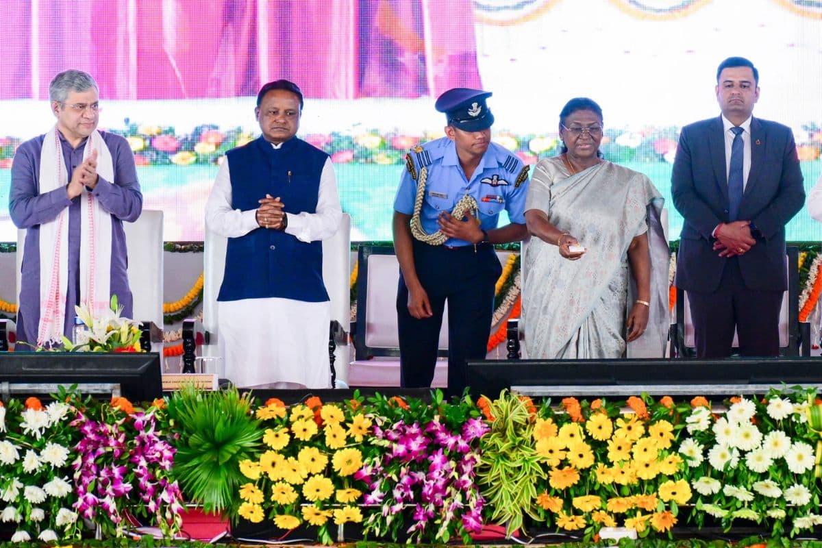 6400 करोड़ रुपये की छह परियोजनाओं का ऑनलाइन शिलान्यास करतीं राष्ट्रपति द्रौपदी मुर्मू 6400 करोड़ रुपये की छह परियोजनाओं का ऑनलाइन शिलान्यास करतीं राष्ट्रपति द्रौपदी मुर्मू