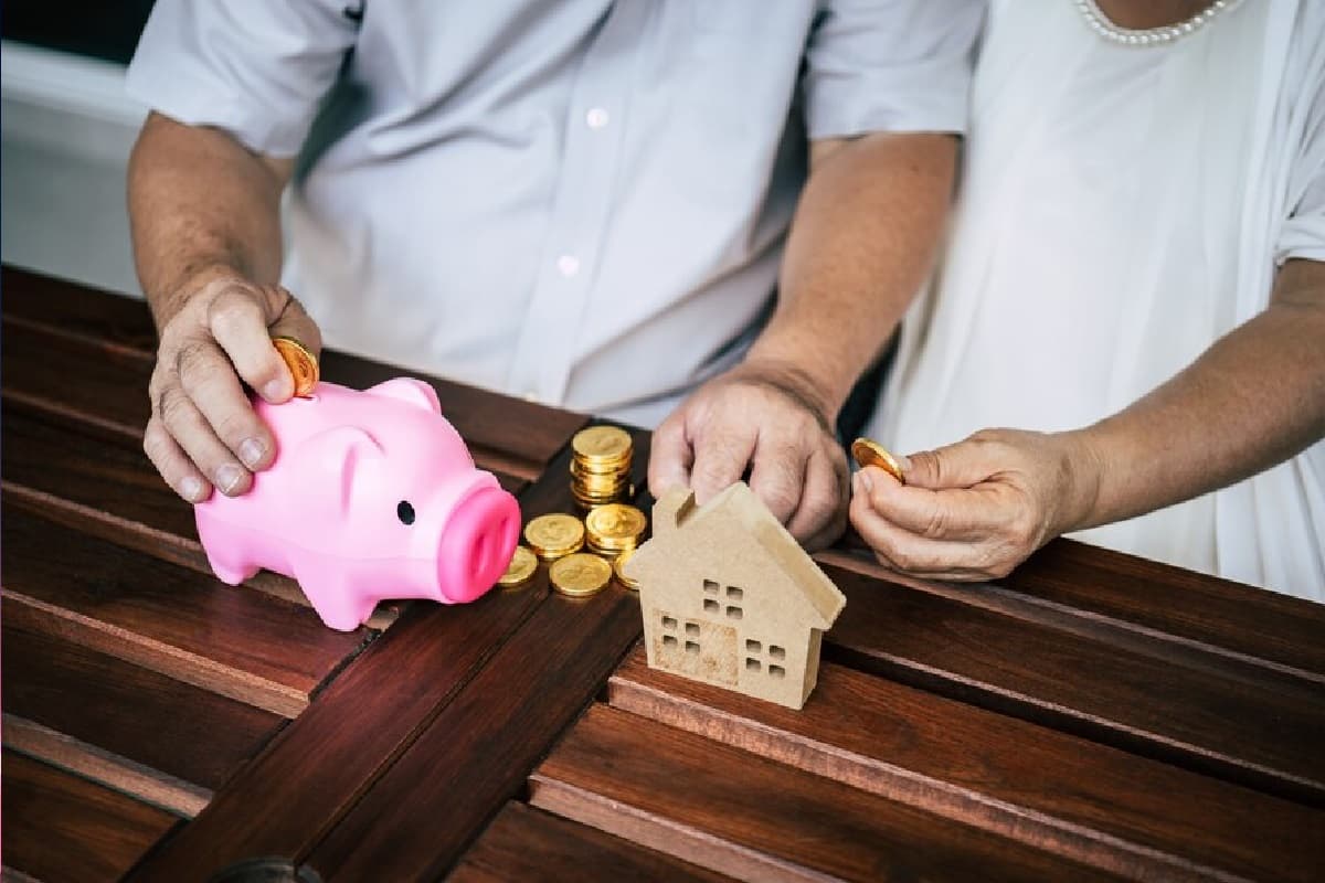 Fixed Deposit: सीनियर सिटीजन्स को इन 7 बैंकों में एफडी पर मिल रहा 8% से अधिक तगड़ा रिटर्न, जानें