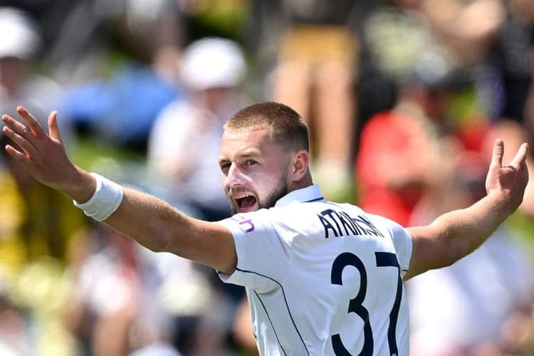 ENG vs NZ: उड़ा दीं गिल्लियां! इंग्लिश गेंदबाज ने हैट्रिक के साथ न्यूजीलैंड पारी को किया समाप्त