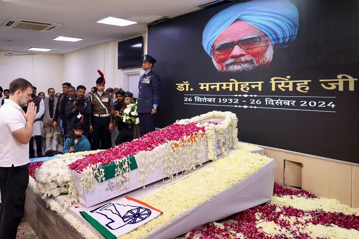 ‘निगमबोध घाट पर अंतिम संस्कार डॉ मनमोहन सिंह का अपमान’, राहुल और केजरीवाल ने केंद्र पर लगाया गंभीर आरोप