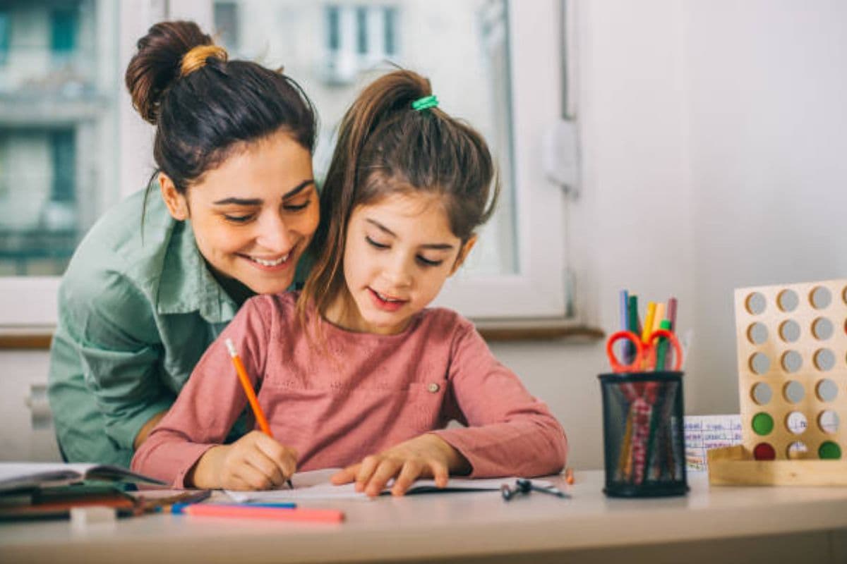 Parenting Tips: बच्चे का मन पढ़ाई में नहीं लगता तो अपनाएं ये पेरेंटिंग टिप्स, जानें