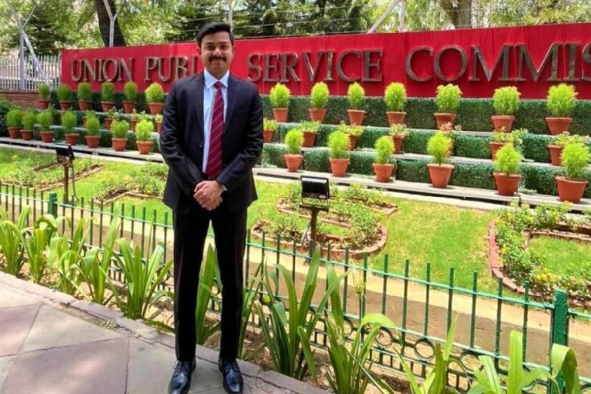 Success Story: अपनी दादी के सपने को किया साकार, बिहार के बेटे ने बिना कोचिंग के पाई यूपीएससी में कामयाबी