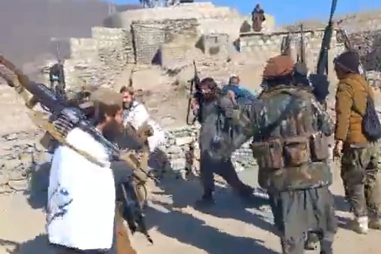 तहरीक-ए-तालिबान का पाकिस्तानी सेना की चौकी पर कब्जा, वीडियो वायरल