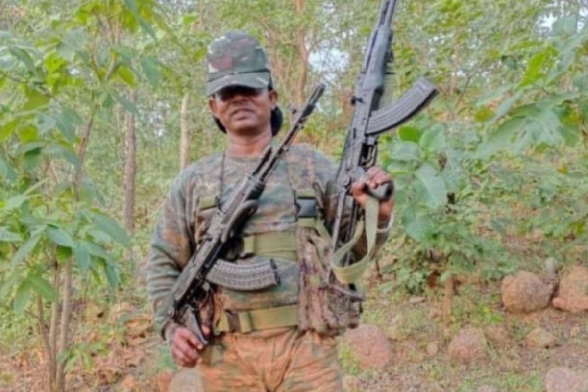 पूर्व भाकपा माओवादी सदस्य टुनेश उरांव पूर्व भाकपा माओवादी सदस्य टुनेश उरांव