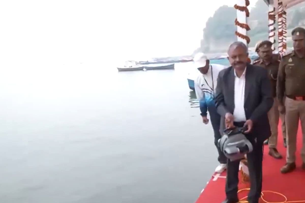 महाकुंभ में पहली बार अंडरवाटर ड्रोन का इस्तेमाल, हवा ही नहीं, पानी के अंदर भी ‘तीसरी आंख’ की नजर