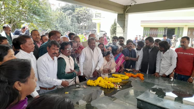 शिक्षा के स्तर को ऊंचा उठाने के लिए कई महत्वपूर्ण कदम उठाये जायेंगे: रामदास सोरेन