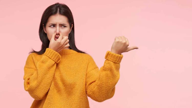 Winter Care Tips: सर्दी में कैसे सॉक्स की बदबू से राहत पाएं, फॉलो करें ये 5 टिप्स
