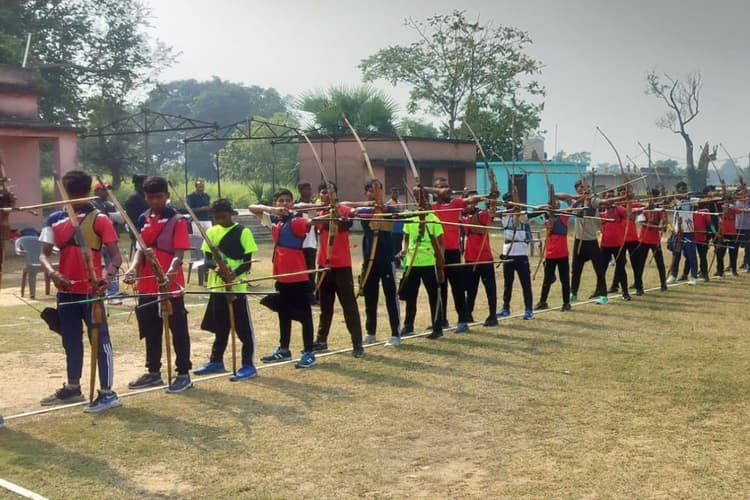 सब जूनियर नेशनल आर्चरी चैंपियनशिप के लिए सरायकेला में तीरंदाजी चयन शिविर का आयोजन, इन लोगों का हुआ सेलेक्शन