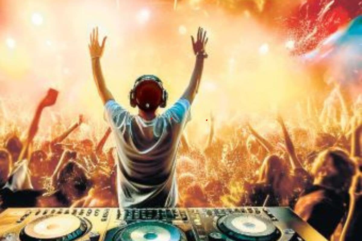 न्यू ईयर सेलिब्रेशन को इन होटल्स और क्लबों में बनाएं खास, डांस, म्यूजिक का भी लगेगा तड़का