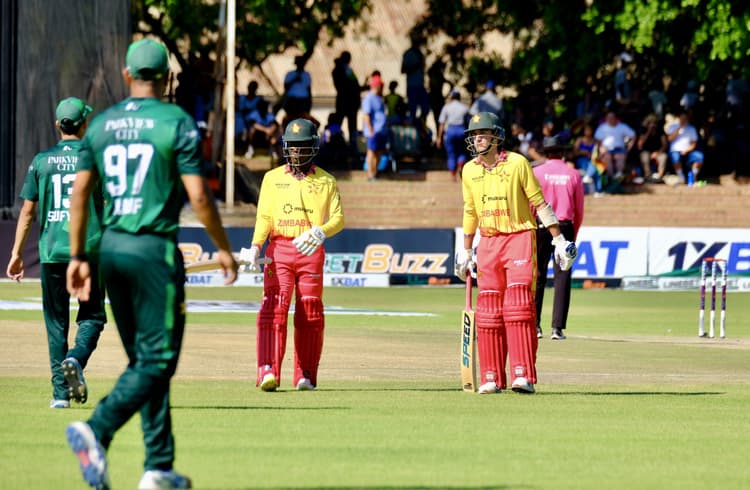 PAK vs ZIM: पाकिस्तान ने जिम्बाब्वे को 57 रन से रौंदा, टी20 सीरीज में बनाई बढ़त