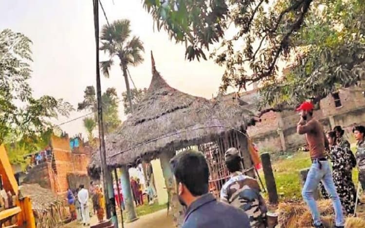 Bihar News: भागलपुर में अतिक्रमण हटाने गए सीओ और पुलिस पर हमला, जानिए क्यों उग्र हुए ग्रामीण...