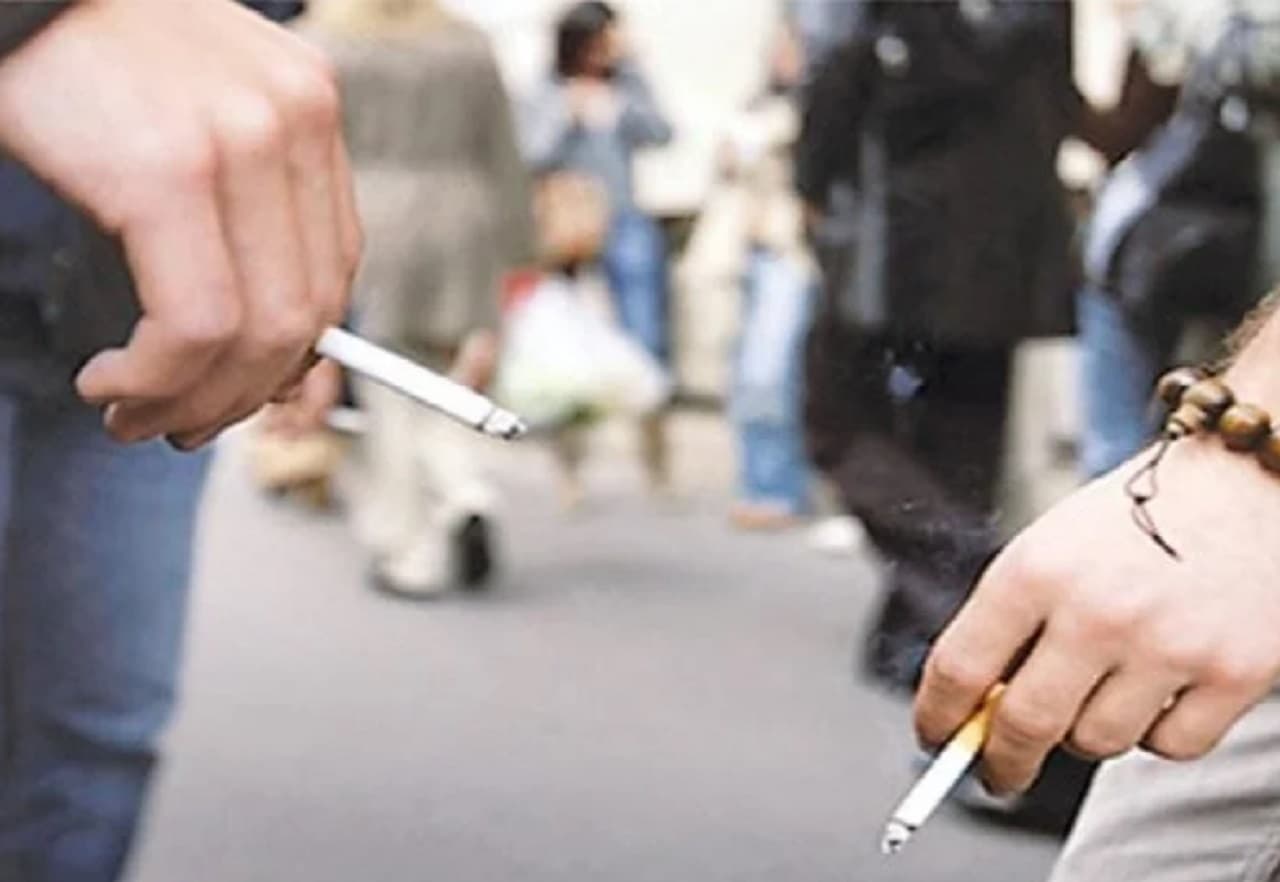 Patna News: खुलेआम सिगरेट का धुआं उड़ाये तो कटेगा चालान, देने होंगे इतने रुपए