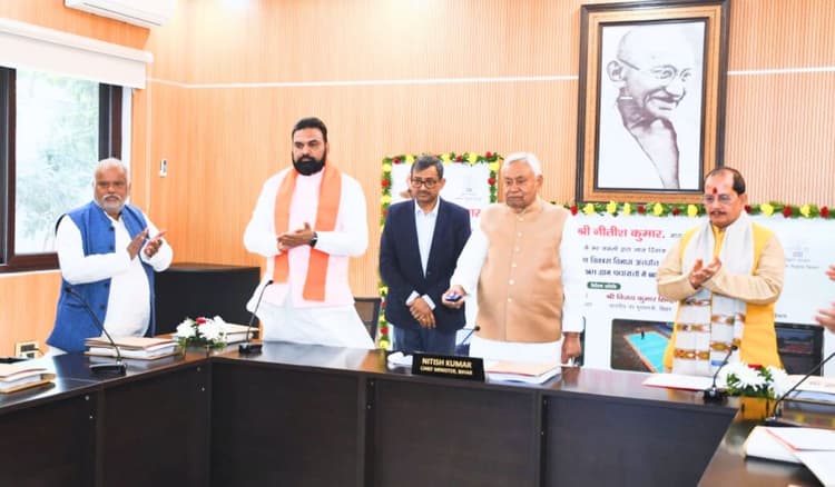 बिहार के ग्रामीण खिलाड़ियों को बड़ी सौगात, CM Nitish ने 6 हजार से अधिक गांवों को दिया खेल मैदान