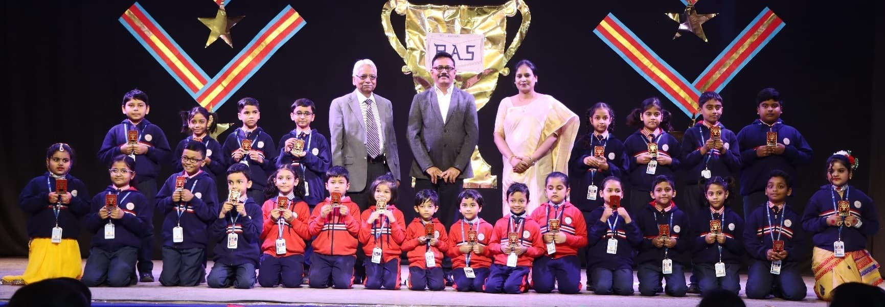 BOKARO NEWS: विभिन्न विधाओं में बेहतर करने वाले 175 विद्यार्थी सम्मानित