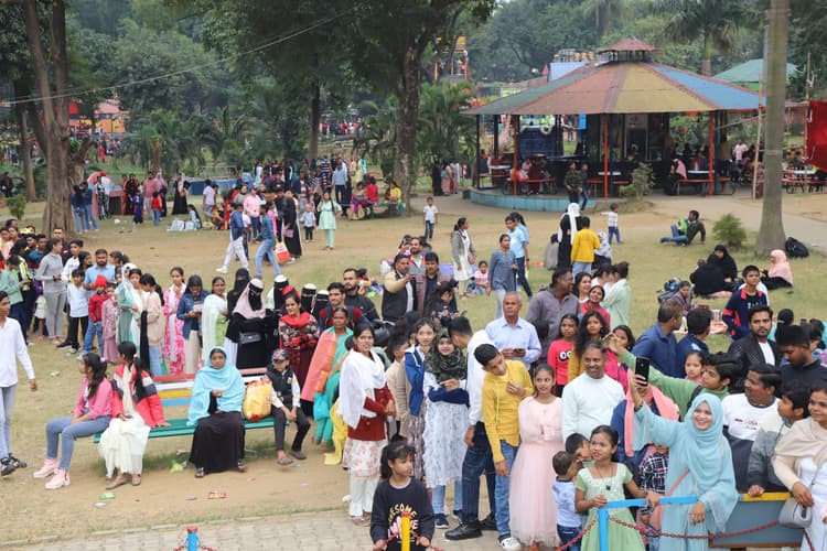 Jamshedpur news. 2024 में फिर न लौटेगी 1 से 31 तक की तिथियां, चलो चलें जुबिली पार्क, दामन में संजोने खुशियां