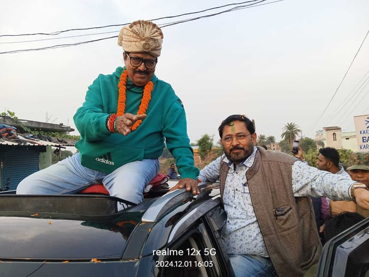 करौं में नवनिर्वाचित विधायक ने निकाला विजय जुलूस