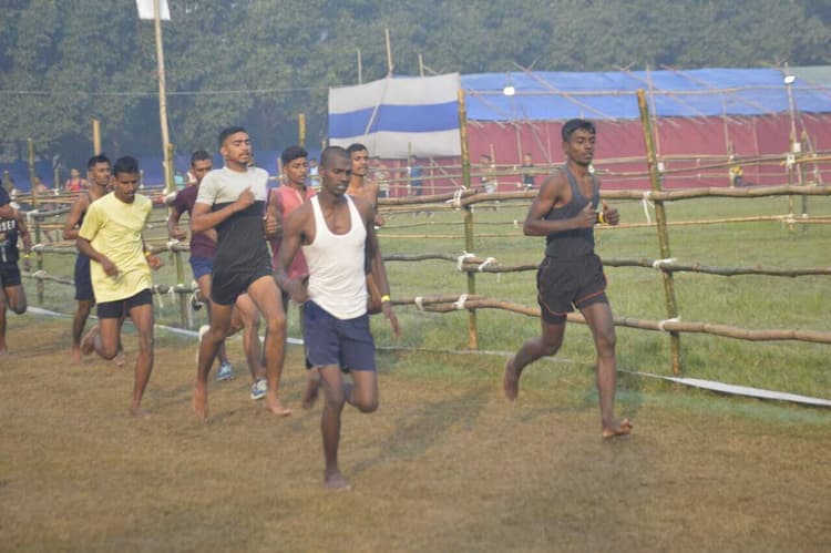 Katihar news : अग्निवीर भर्ती रैली: 683 युवाओं ने लगायी दौड़, 382 अभ्यर्थी हुए सफल