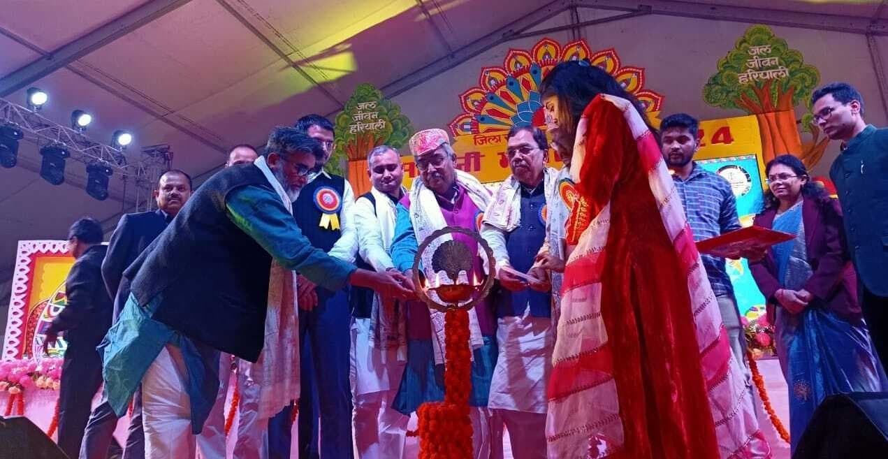 Madhubani News : मिथिला की संस्कृति व सभ्यता में मधुबनी की रही है वशिष्ठ पहचान