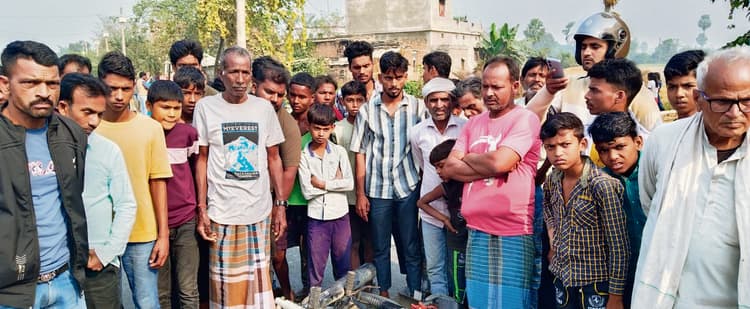 Gopalganj News : सीवान में सड़क हादसे में जिले के दो लोगों की मौत से मचा कोहराम, मांझा के फुलवरिया व बरौली के मिर्जापुर में पसरा मातम