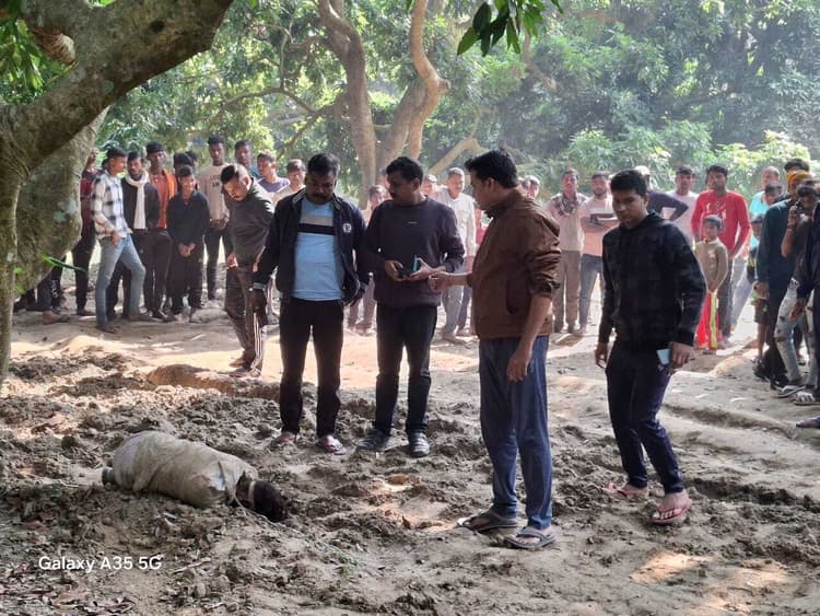 bhagalpur news युवक की गला दबाकर हत्या, शव बगीचे में फेंका