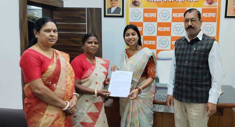 East Singhbhum : पद्मश्री जमुना टुडू ने डीएफओ व विधायक से की पेड़ों के काटे जाने की शिकायत