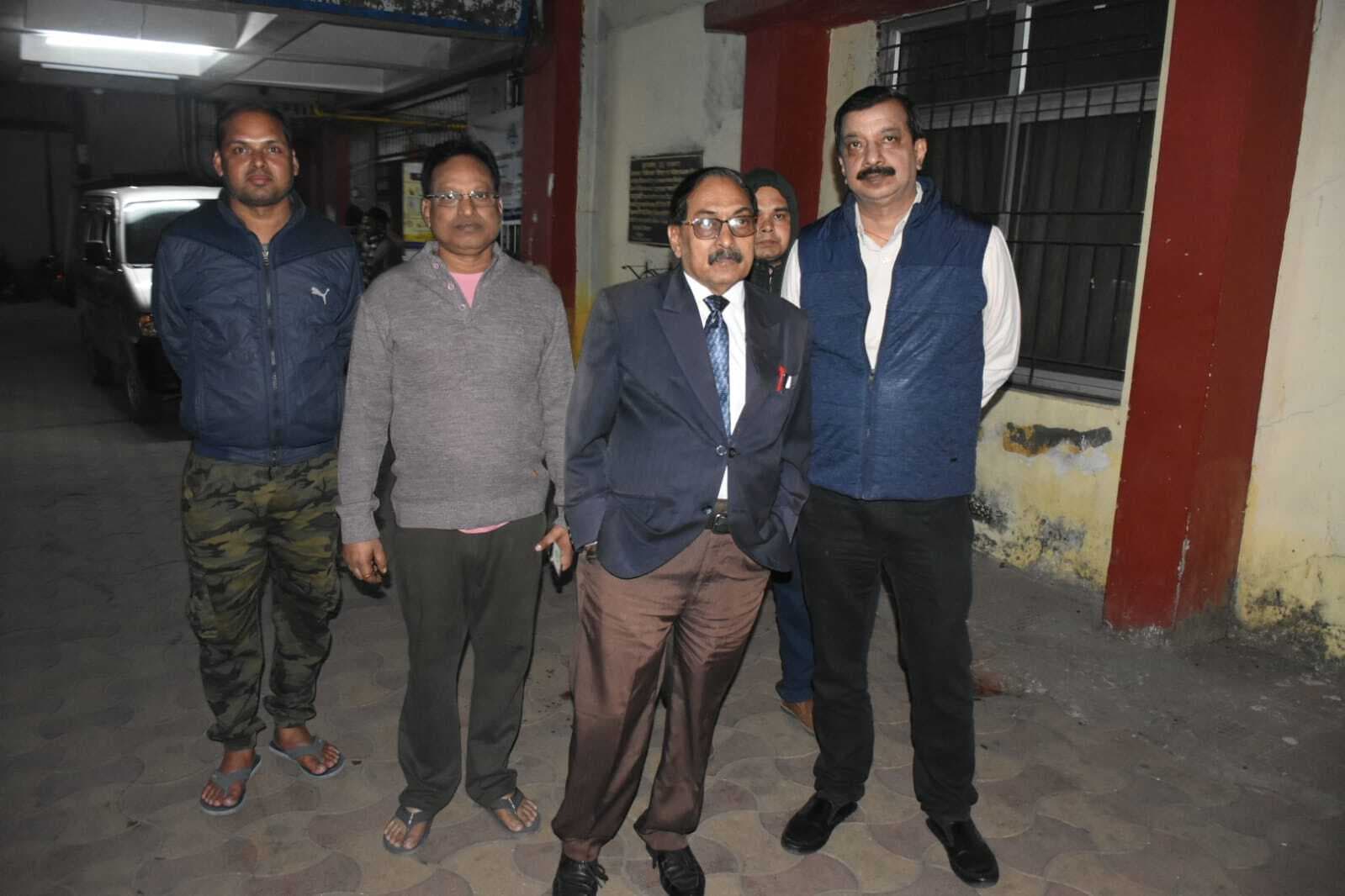 DHANBAD NEWS : सड़क हादसे में एसएनएमएमसीएच के दो छात्र गंभीर रूप से घायल