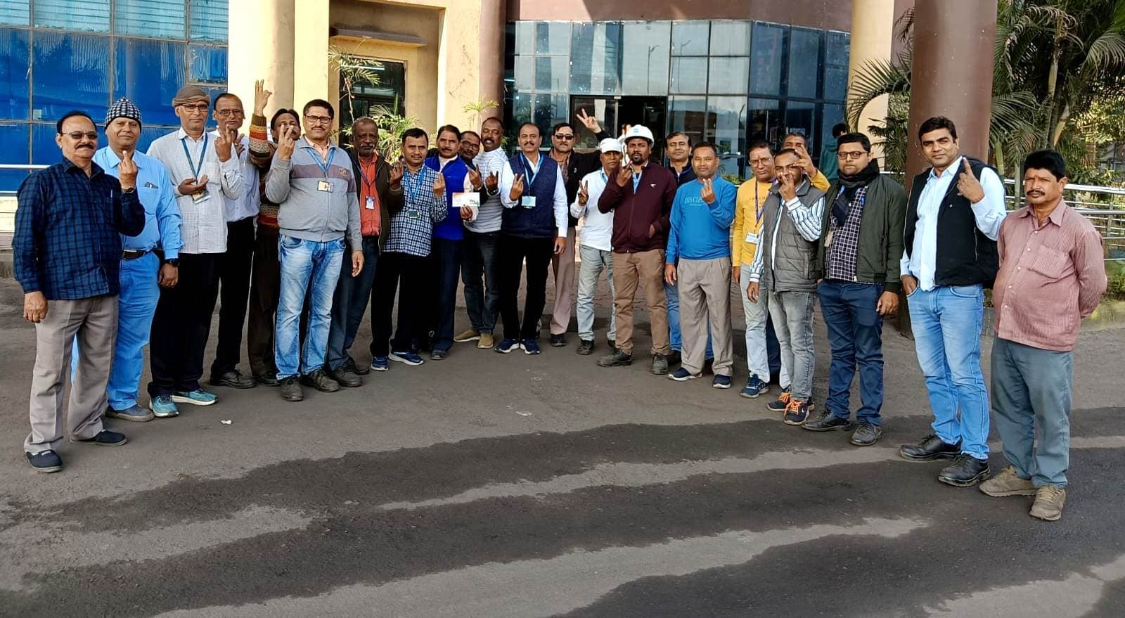 BOKARO NEWS : 342 कर्मचारियों ने किया मतदान, 21 रहे अनुपस्थित