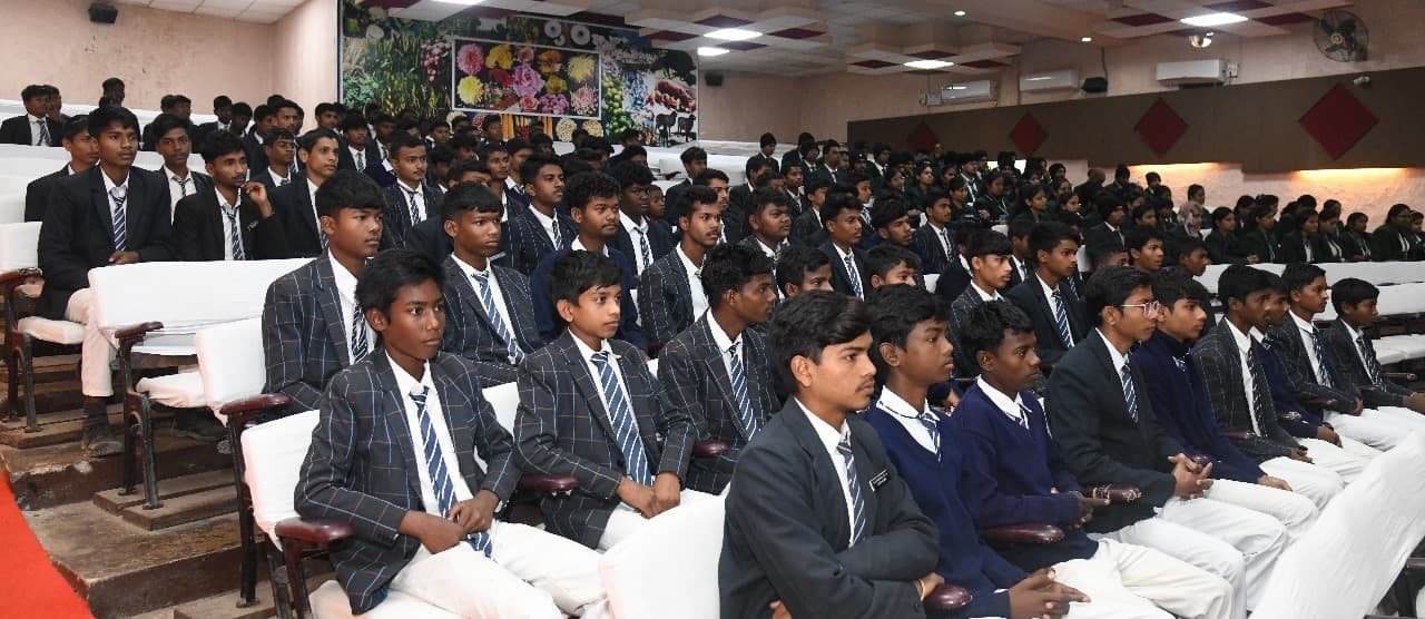 BAU News : मिट्टी में लाभदायक सूक्ष्म जीवों की आबादी बढ़ाने पर काम हो : कुलपति