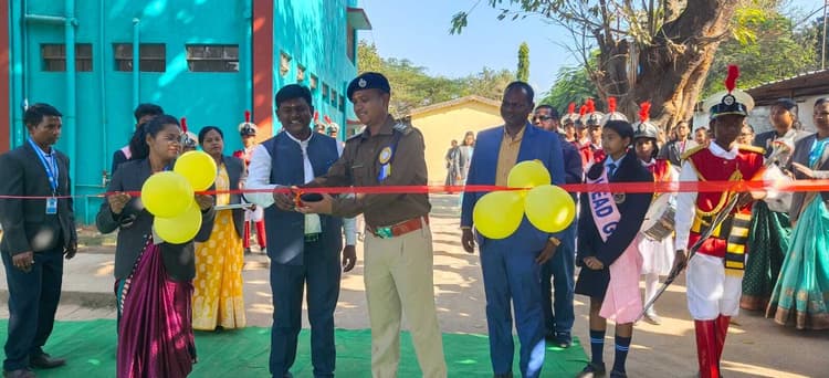 स्कूल में कला एवं विज्ञान प्रदर्शनी