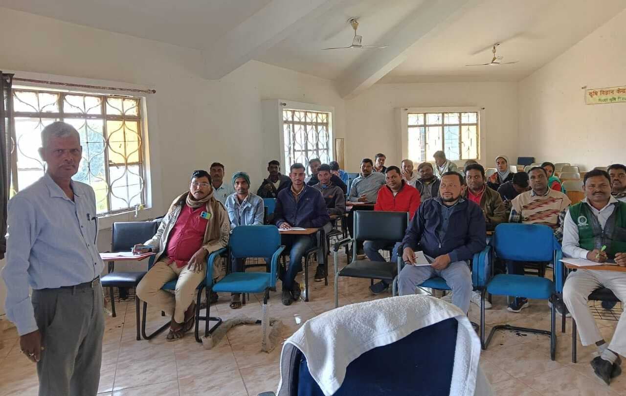 मिट्टी के महत्व व जांच विधि के बारे में दी गयी जानकारी