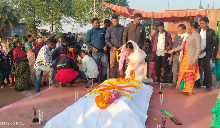 आमगाछी, पोखरिया व दलदली सीमाना में लगा शहीद मेला