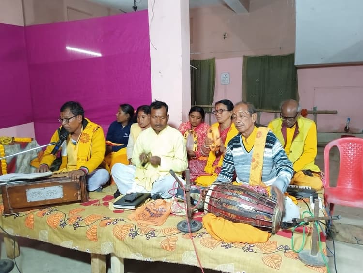 पौआखाली में तीन दिवसीय गायत्री यज्ञ अनुष्ठान का हुआ शंभारंभ