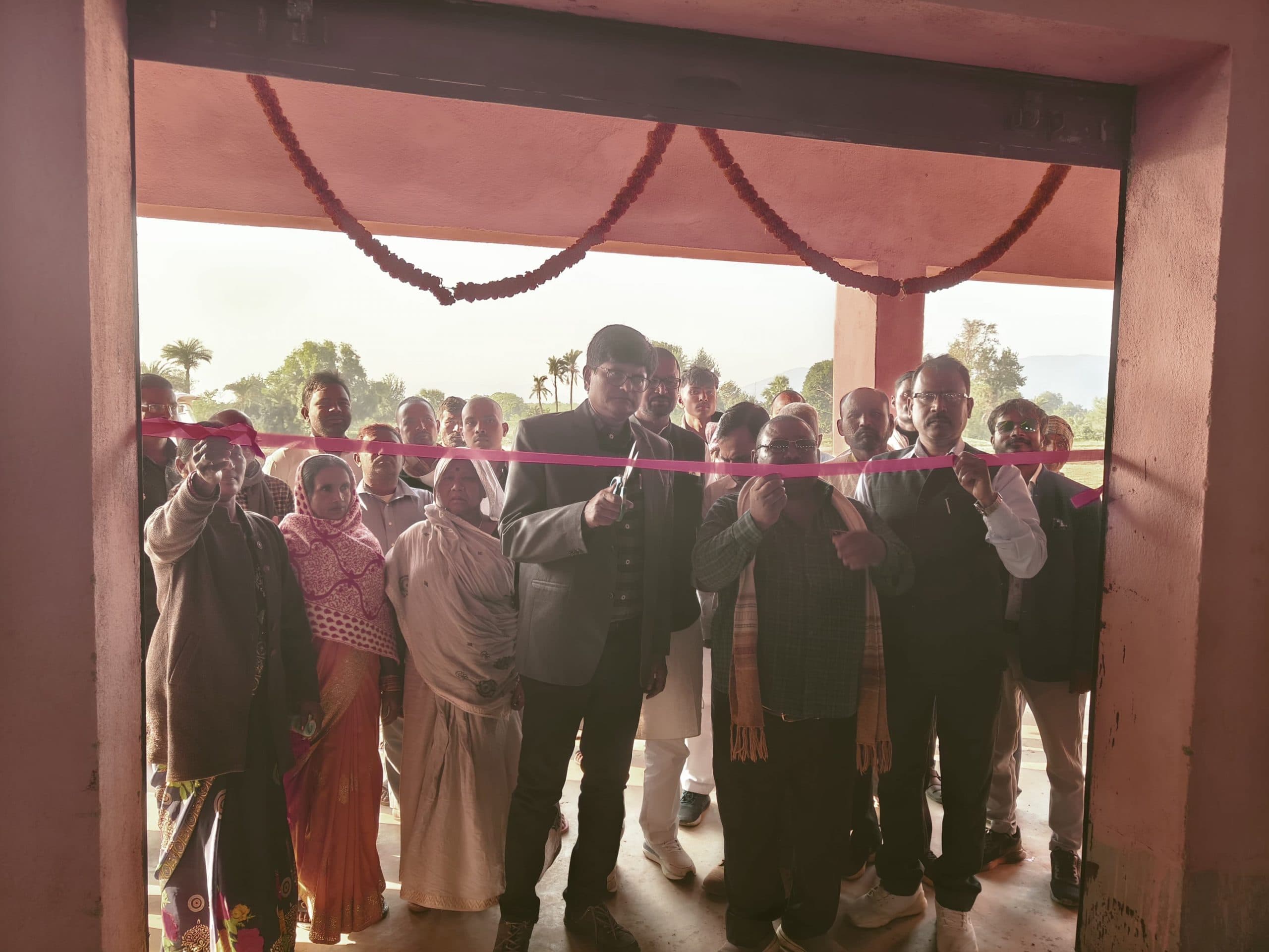 पैक्स एक सहकारी संस्था है, इसे राजनीति से न जोड़ें