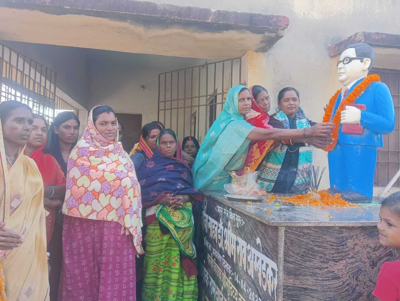 Giridih News :बाबा साहेब के विचारों पर चलने का संकल्प